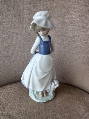 NAO by Lladro